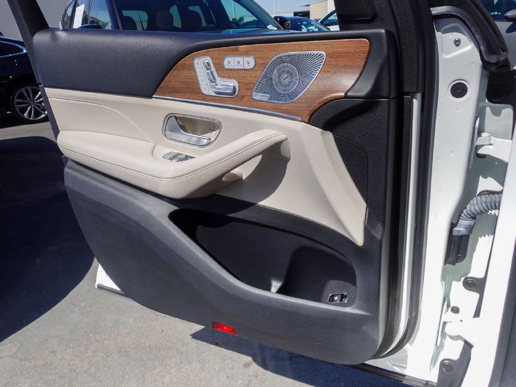 Used 2021 Mercedes-Benz GLS 450 4MATIC image 18