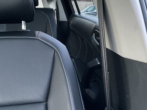 Used 2022 Volkswagen Tiguan SE image 21