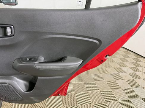 Certified 2025 Hyundai Venue Limited FWD image 22