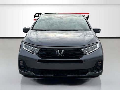 Used 2025 Honda Odyssey Touring image 2