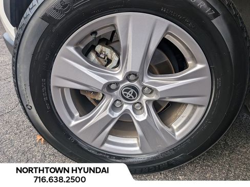 Used 2025 Toyota RAV4 XLE image 41