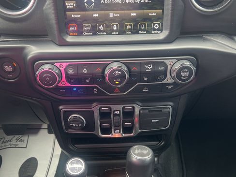 Used 2022 Jeep Wrangler Unlimited Sahara w/ Cold Weather Group image 18