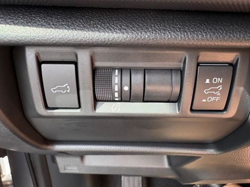 Used 2025 Subaru Forester Limited AWD/4WD image 18