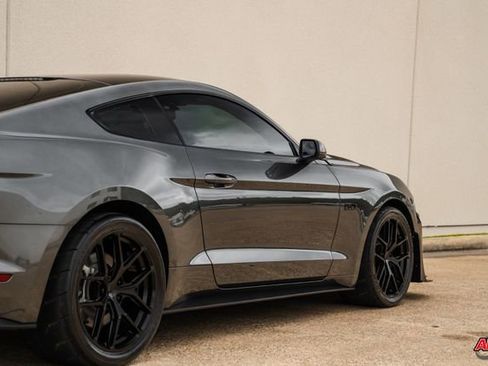 Used 2018 Ford Mustang GT w/ Black Accent Pkg RWD image 57