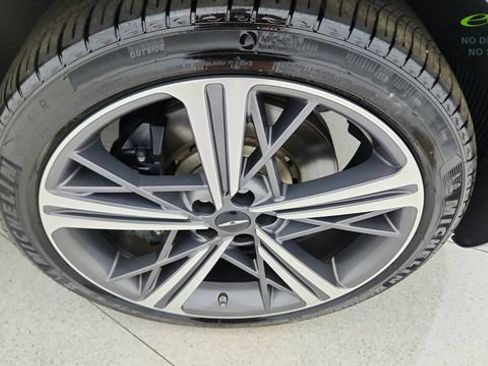 Used 2025 Genesis GV80 3.5T e-SC AWD/4WD image 59