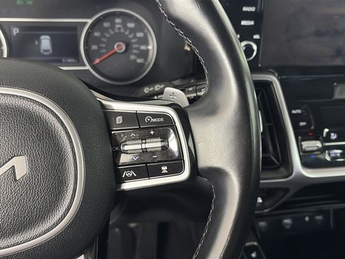 Certified 2022 Kia Sorento EX w/ Panoramic Sunroof Package image 40