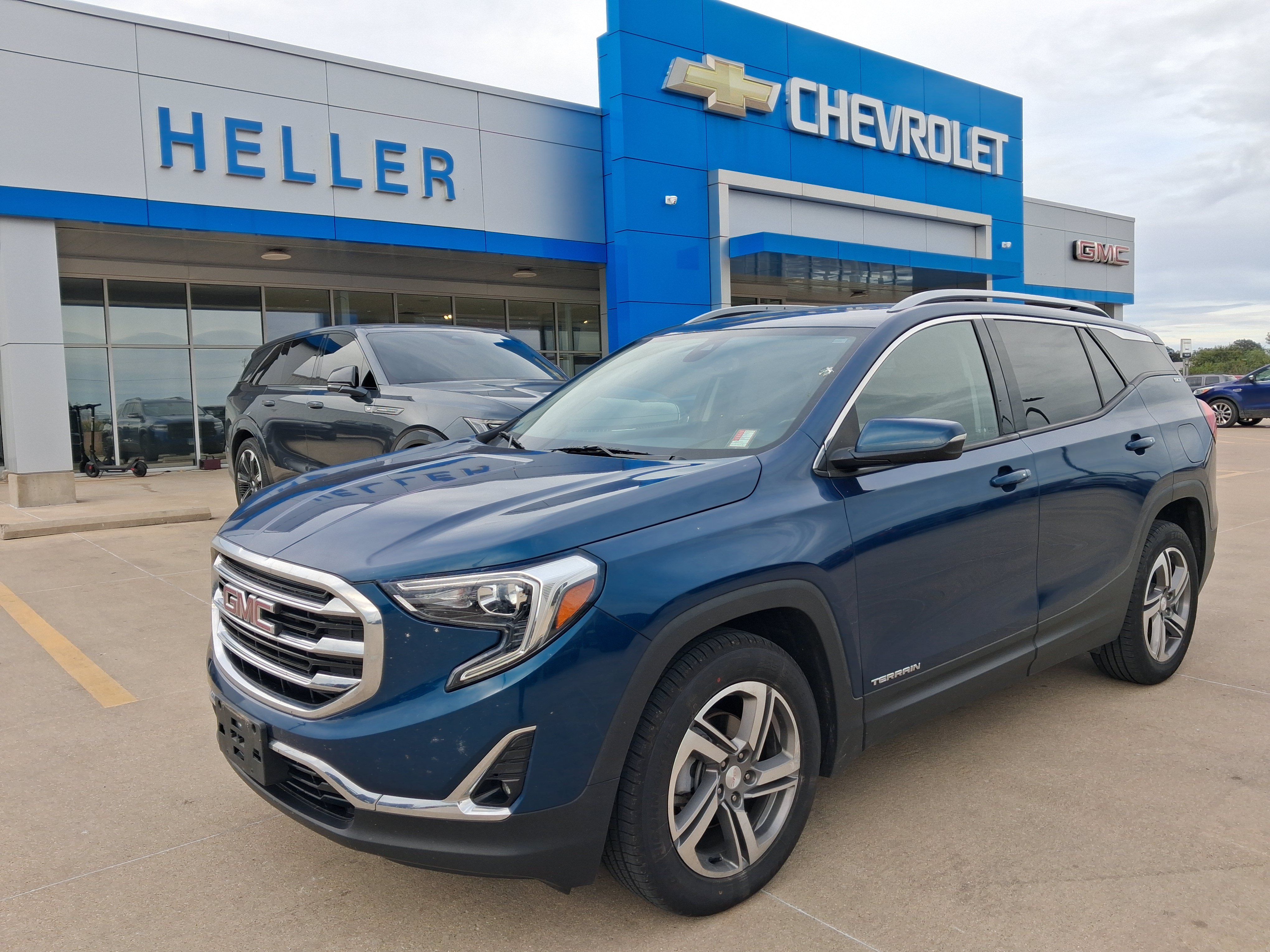 Used 2020 GMC Terrain SLT w/ Preferred Package AWD/4WD image 3