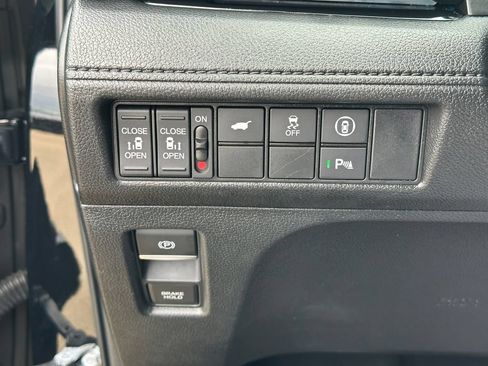 Used 2024 Honda Odyssey Touring image 18