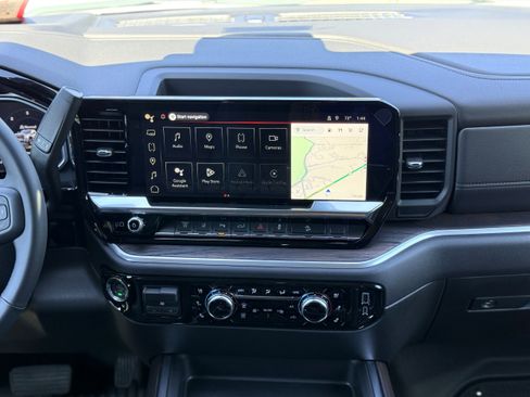 New 2026 GMC Sierra 2500 SLT w/ SLT Premium Package image 17