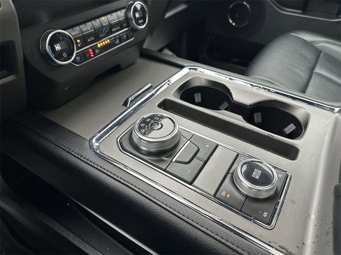 Used 2020 Ford Expedition XLT w/ Equipment Group 202A image 20