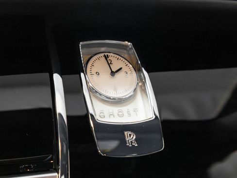 Used 2015 Rolls-Royce Ghost image 37