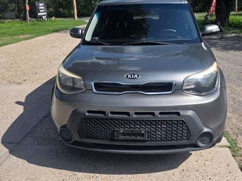 Used 2014 Kia Soul + FWD image 2