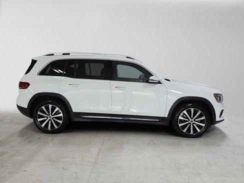 Used 2023 Mercedes-Benz GLB 250 4MATIC image 2
