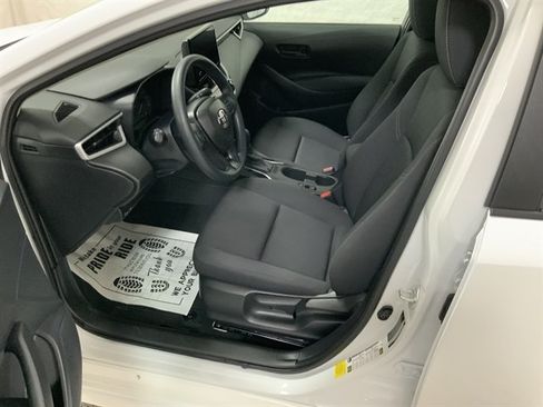Used 2025 Toyota Corolla LE FWD image 13