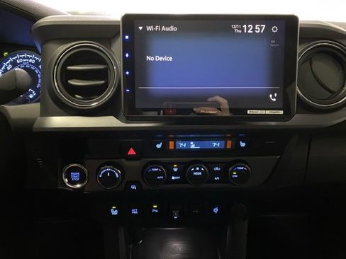 Used 2020 Toyota Tacoma TRD Off-Road image 18