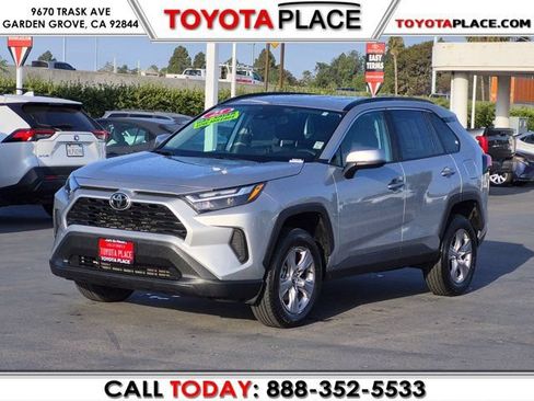 Used 2025 Toyota RAV4 XLE FWD image 1