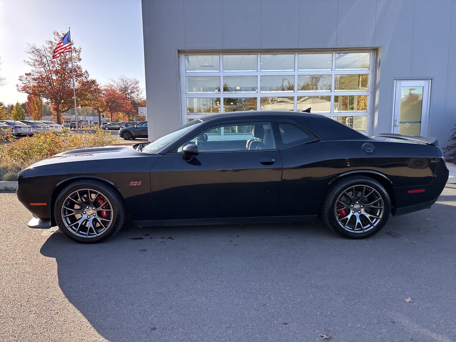 Used 2015 Dodge Challenger SRT RWD image 2