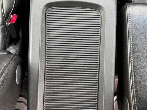 Used 2011 Nissan Titan SL w/ SL Technology Pkg image 25