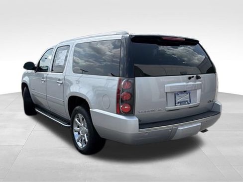 Used 2014 GMC Yukon XL Denali AWD/4WD image 3