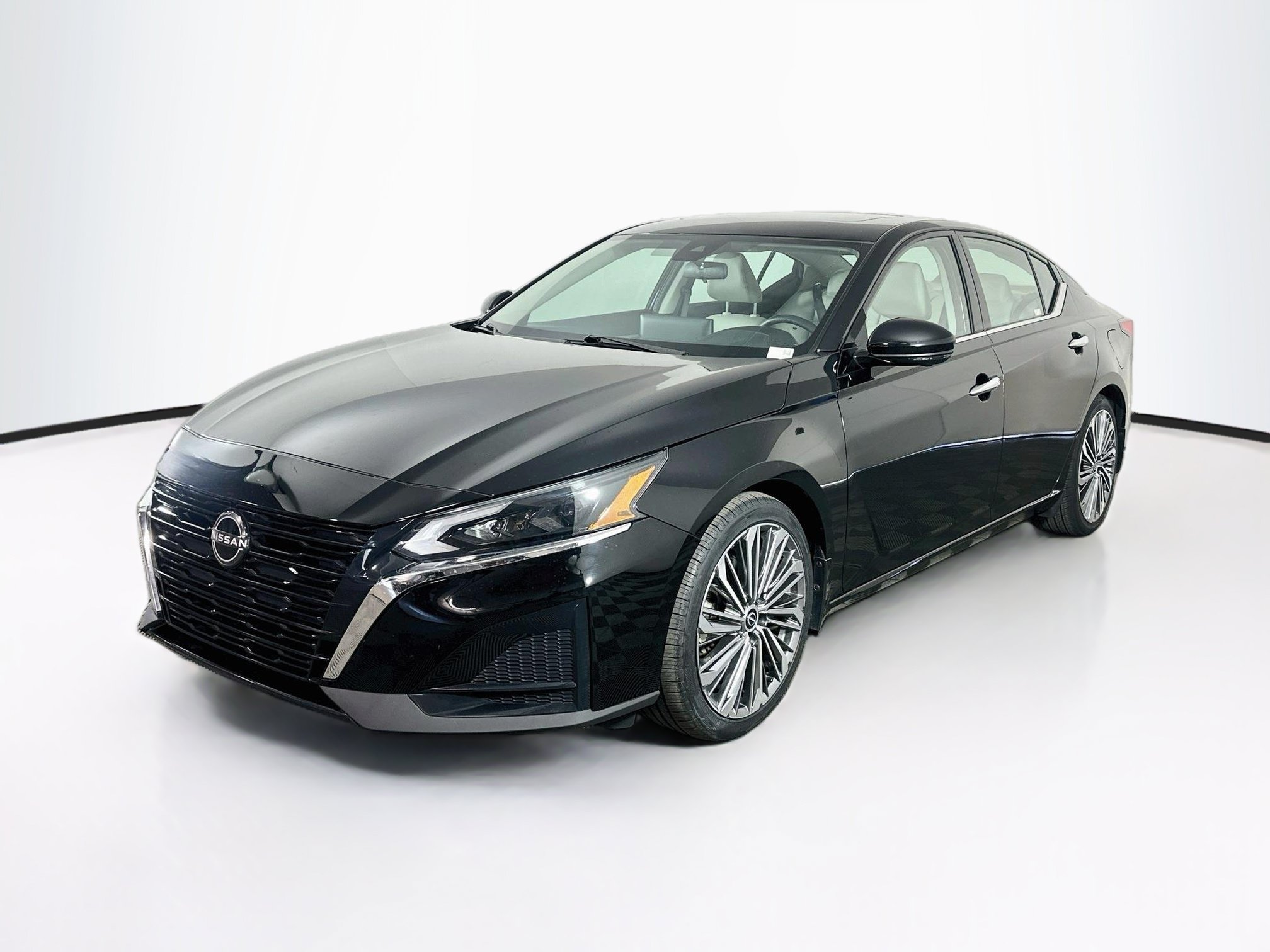 Used 2023 Nissan Altima 2.5 SL FWD image 3