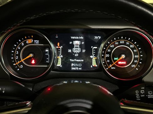 Certified 2020 Jeep Wrangler Unlimited Sahara w/ Safety Group image 23