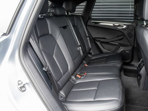 Certified 2026 Porsche Macan AWD/4WD image 26