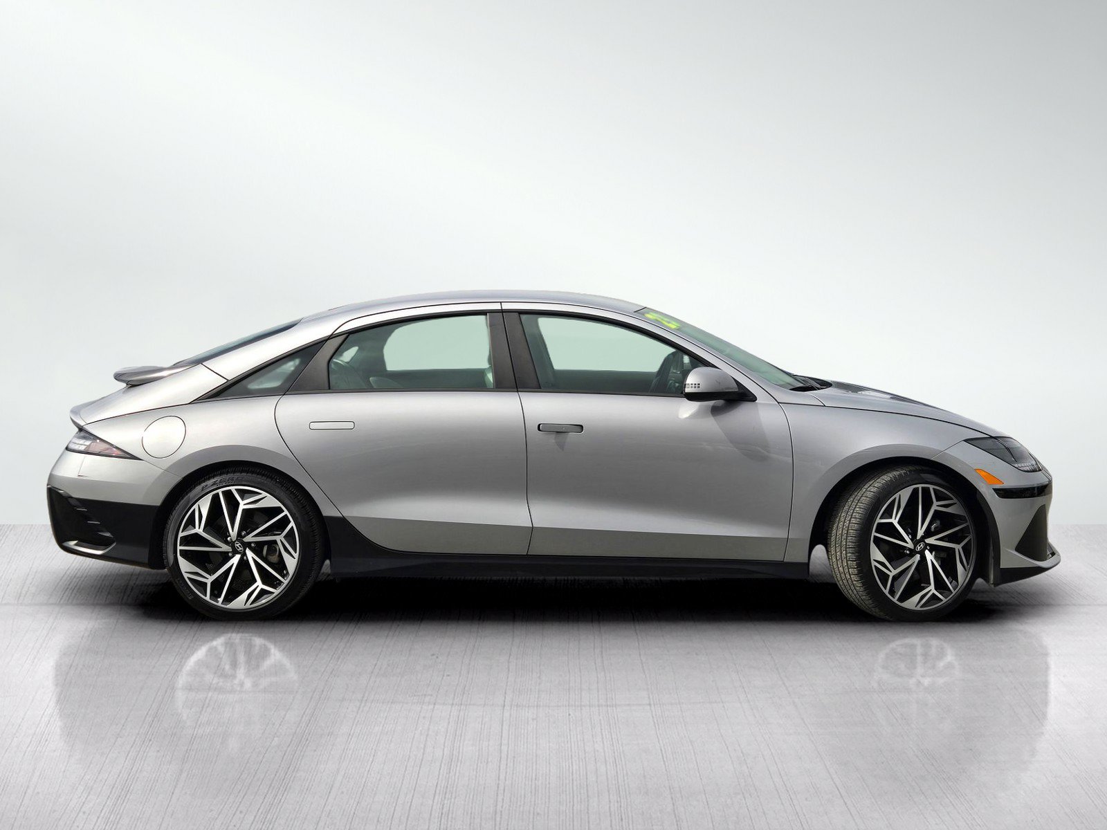 Used 2023 Hyundai Ioniq 6 SEL RWD image 3