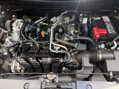 Used 2025 Nissan Altima 2.5 SV FWD image 32