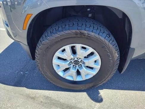 Used 2022 Nissan Frontier SV w/ Technology Package AWD/4WD image 22