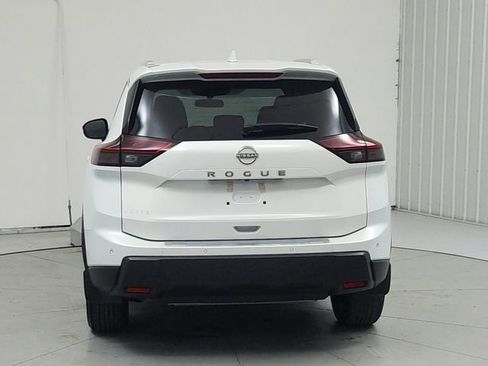 Used 2025 Nissan Rogue SV w/ SV Premium Package FWD image 6