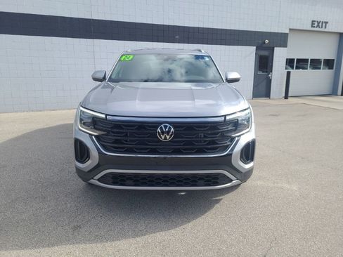 Used 2024 Volkswagen Atlas Cross Sport SE image 8