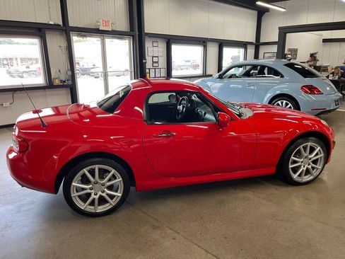 Used 2011 MAZDA MX-5 Miata Grand Touring w/ Premium Pkg RWD image 33