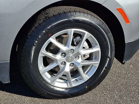 Used 2024 Chevrolet Equinox LT image 10