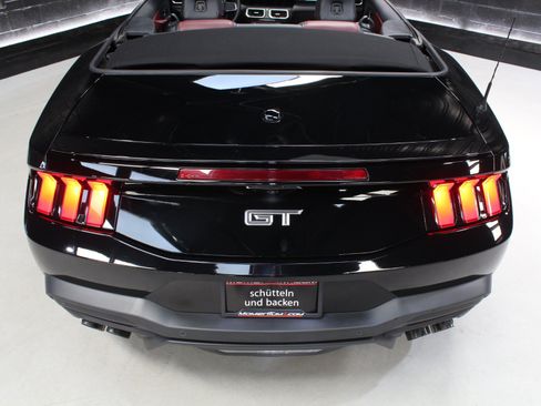 Used 2025 Ford Mustang GT Premium RWD image 15
