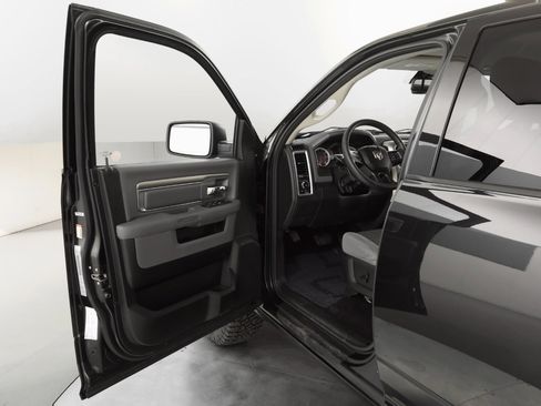 Used 2018 RAM 1500 Outdoorsman image 11