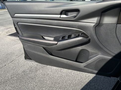 Certified 2024 Nissan Altima 2.5 SR image 16