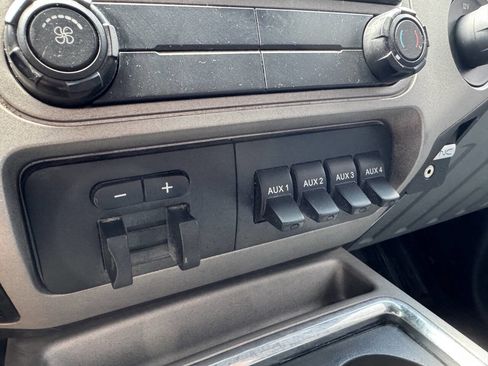 Used 2015 Ford F250 XLT w/ XLT Value Package AWD/4WD image 31