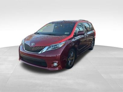 Used 2017 Toyota Sienna SE