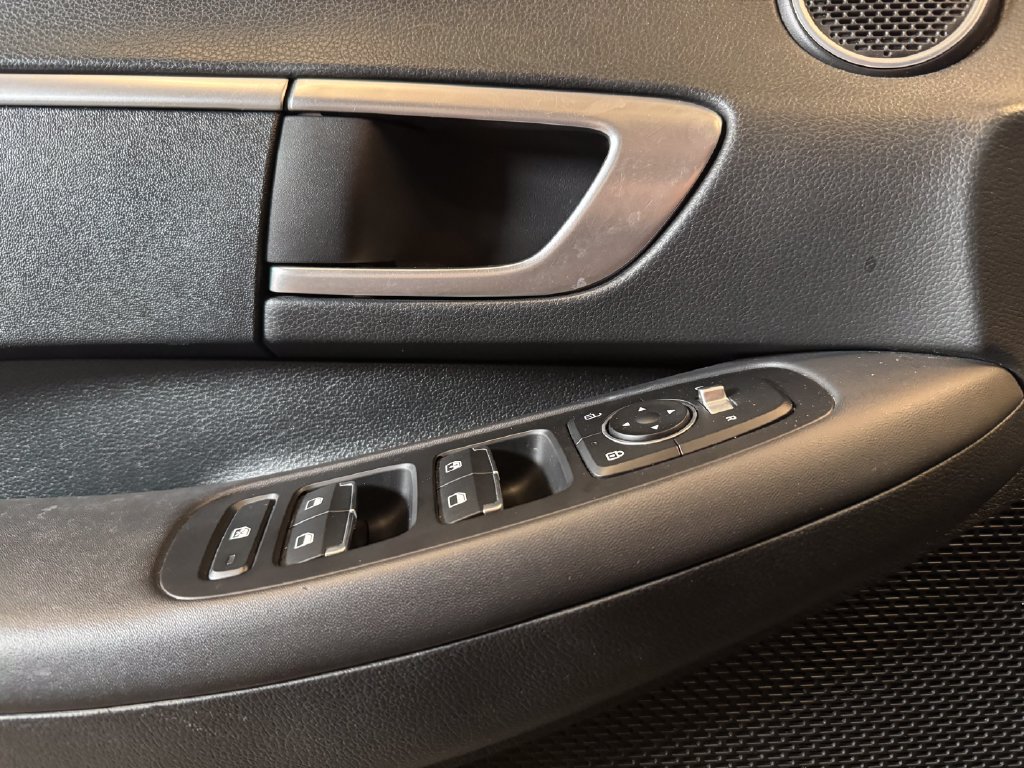Used 2023 Hyundai Sonata SE FWD image 19
