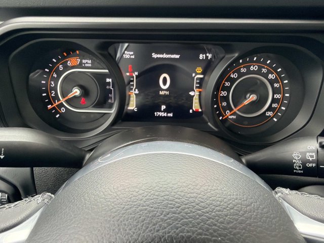 Used 2026 Jeep Wrangler Unlimited Sahara AWD/4WD image 26