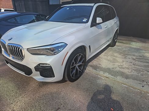 Used 2019 BMW X5 xDrive40i w/ M Sport Package image 1