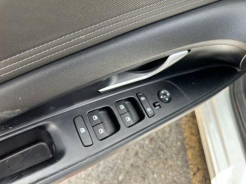 Used 2022 Hyundai Elantra SEL w/ Convenience Package FWD image 21