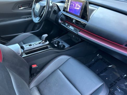 Used 2024 Toyota Prius Prime XSE Premium image 31