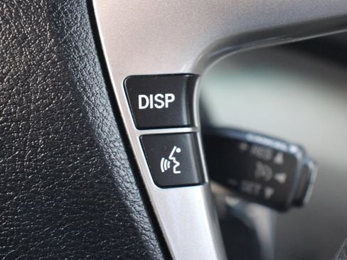 Used 2011 Toyota Highlander 2WD w/ Tech Pkg image 26