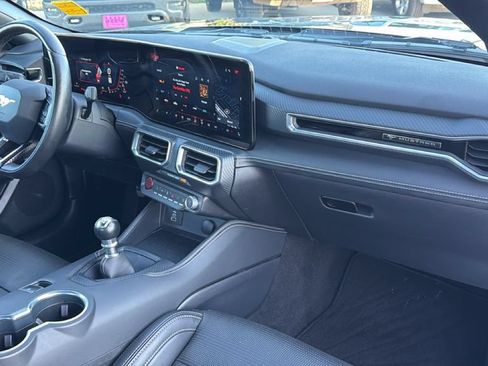 Used 2025 Ford Mustang GT Premium RWD image 32