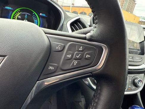 Used 2018 Chevrolet Volt Premier w/ Driver Confidence Package image 31