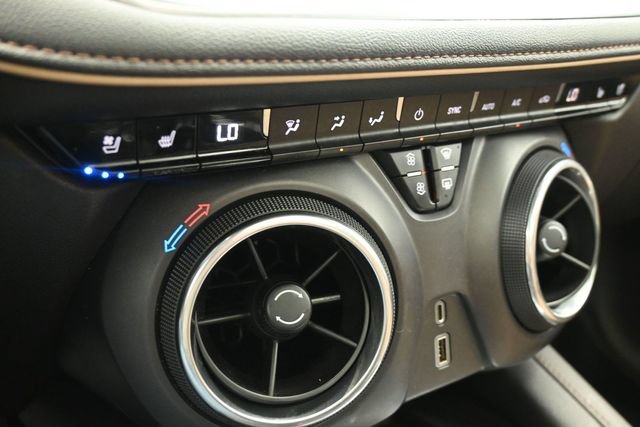 Used 2020 Chevrolet Blazer Premier w/ Driver Confidence II Package AWD/4WD image 32