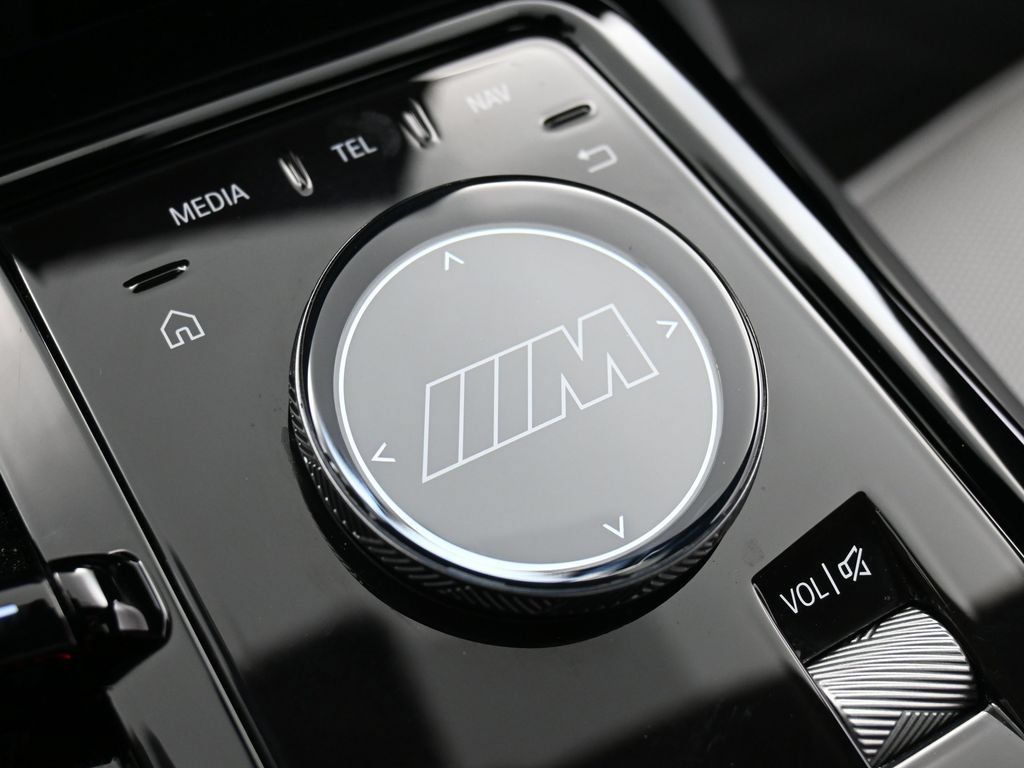 Used 2025 BMW M5 Touring AWD/4WD image 24