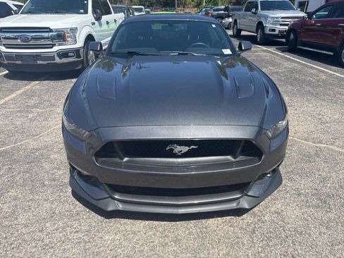 Used 2017 Ford Mustang GT w/ GT Performance Package RWD image 2