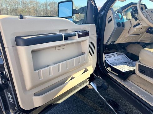 Used 2008 Ford F250 Lariat image 8